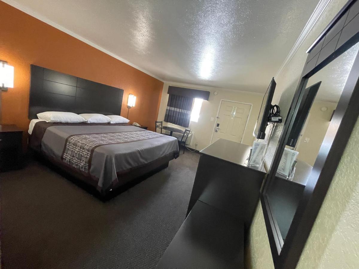 Lufkin Inn 2*